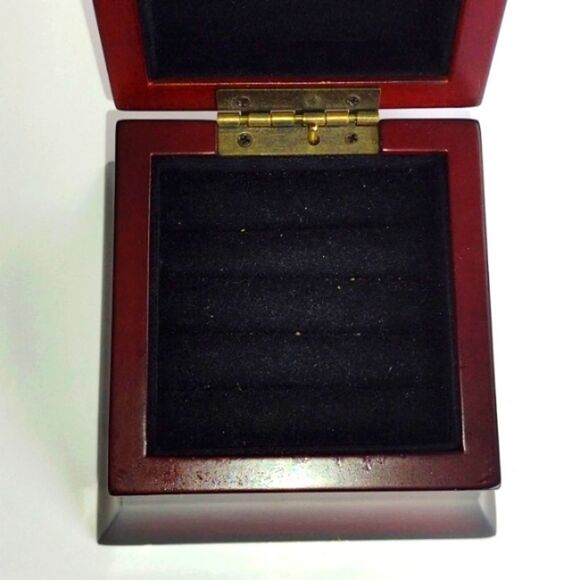 Bombay Company Musical Ring Jewelry Box with Inlaid Lid - Picture 6 of 11